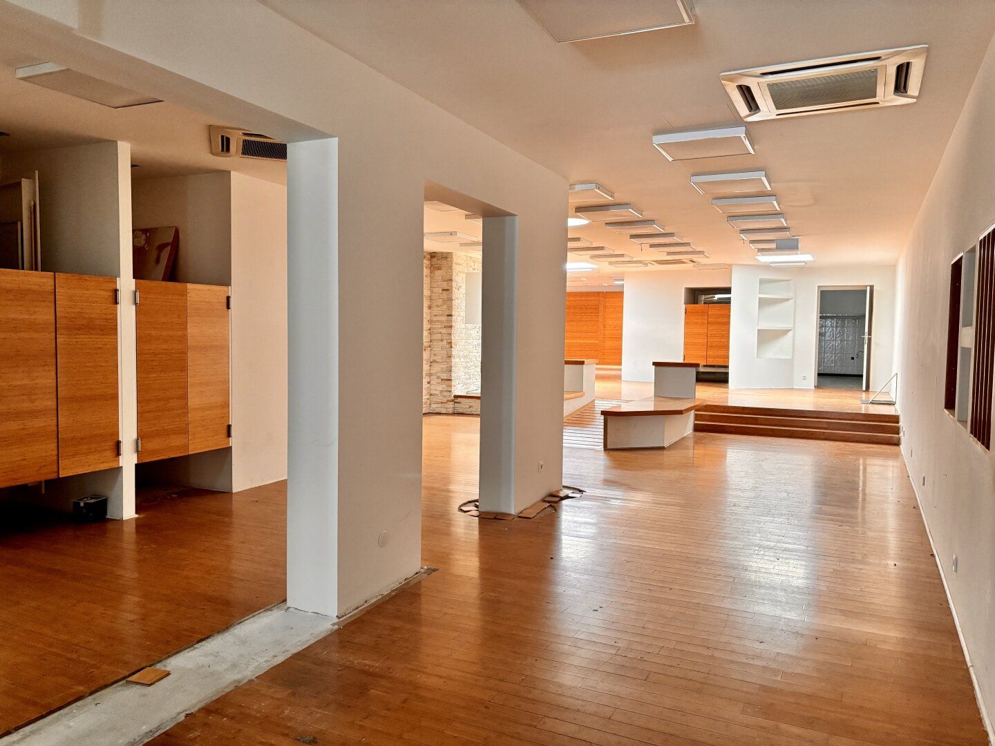 Helle Büro- oder Praxisräumlichkeiten | Beste Zentrumslage | Parkmöglichkeiten in der Nähe - Ansicht 4