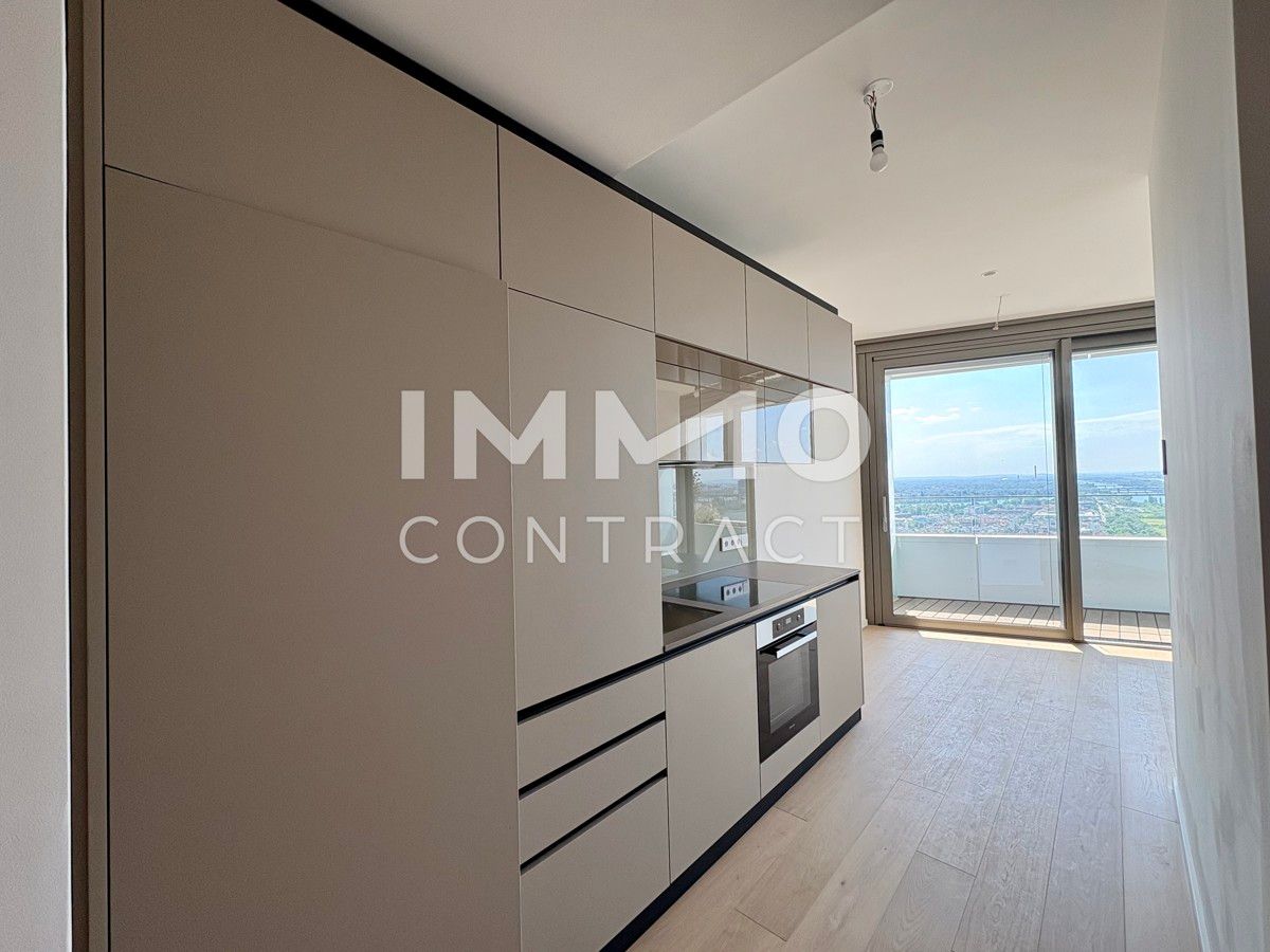 DANUBEFLATS: Liebenswertes Studio mit fantastischem Balkon (Doorman, Gym, Spa, Pool, Lounges)