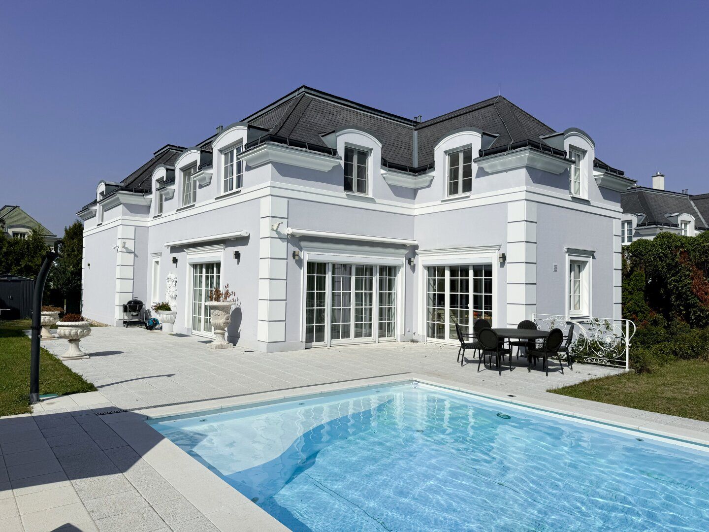 LUXUS VILLA mit großem Grundstück, Pool , Whirpool & Sauna im FONTANA Golfresort!!!