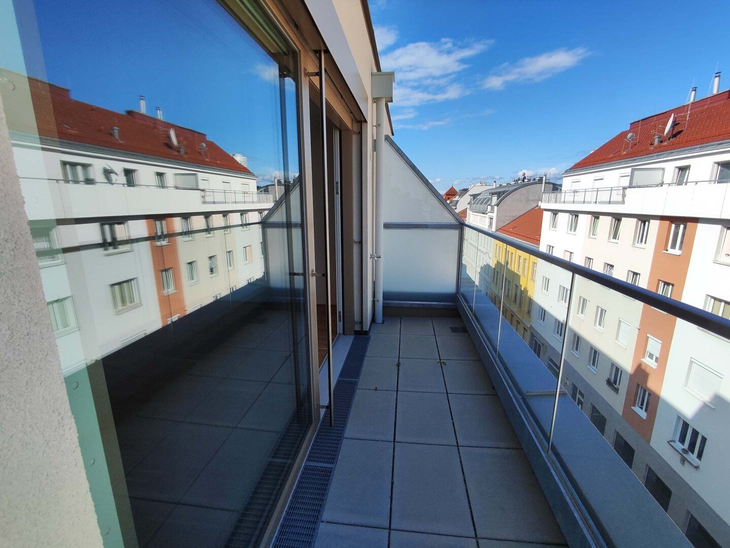 NEUBAU DACHGESCHOß-3-Zimmer-ERSTBEZUG mit Balkon in 1210 Wien! Top 1/39