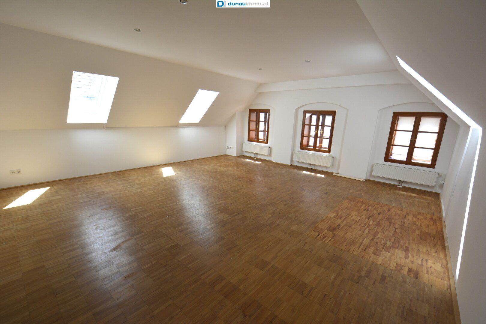 Stadthaus in bester Lage von Krems-Stein mit 7 Zimmern und hochwertiger Ausstattung für nur 699.000,00 €!