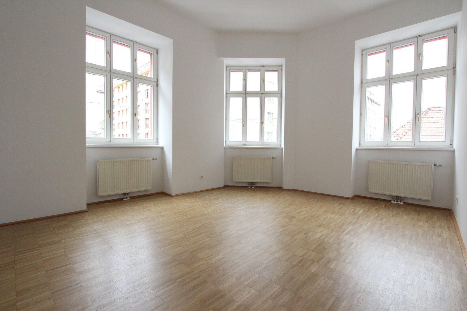 HELLE 2-ZIMMER-WOHNUNG-NÄHRE-REUMANNPLATZ!