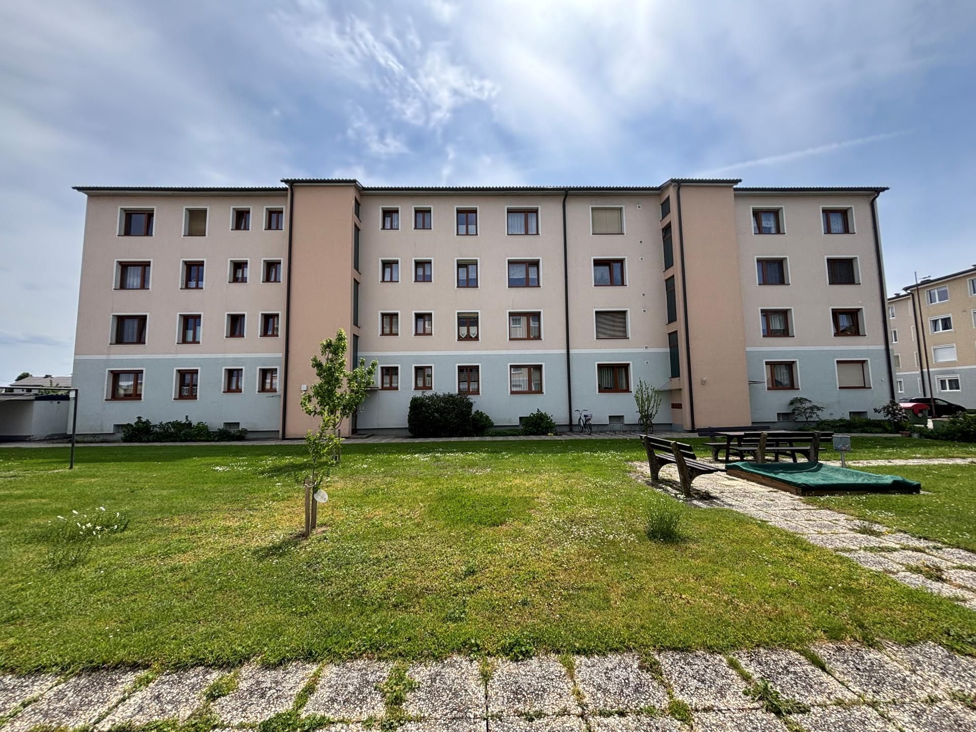 Helle und freundliche 3-Zimmerwohnung mit Garage