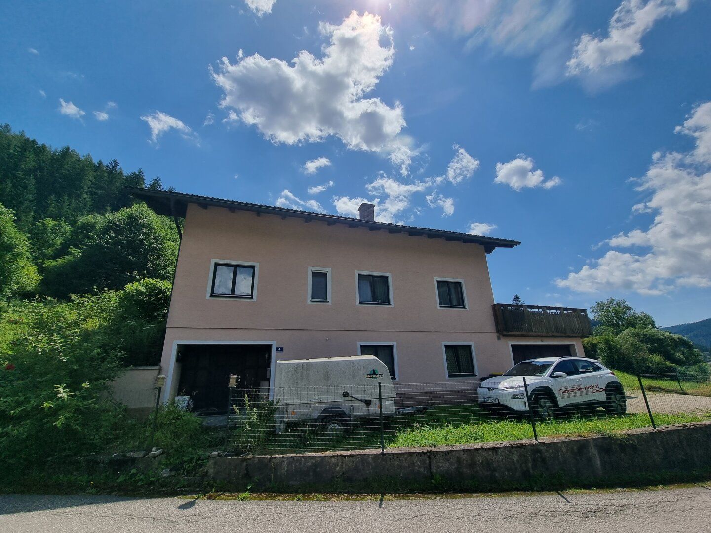 Geräumiges Familienhaus in wunderschöner Lage!
