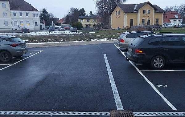 Parkplatz vor dem Haus