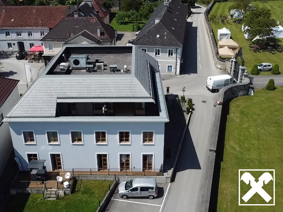Wohnhausanlage mit SIEBEN Wohn- und einer Arztpraxis inmitten von Wallsee! - Ansicht 2
