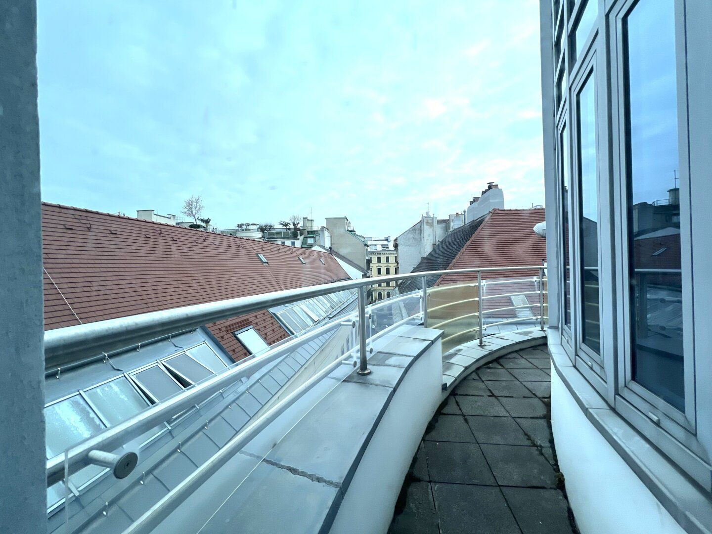Under Construction: Cosy Apartment mit Terrasse