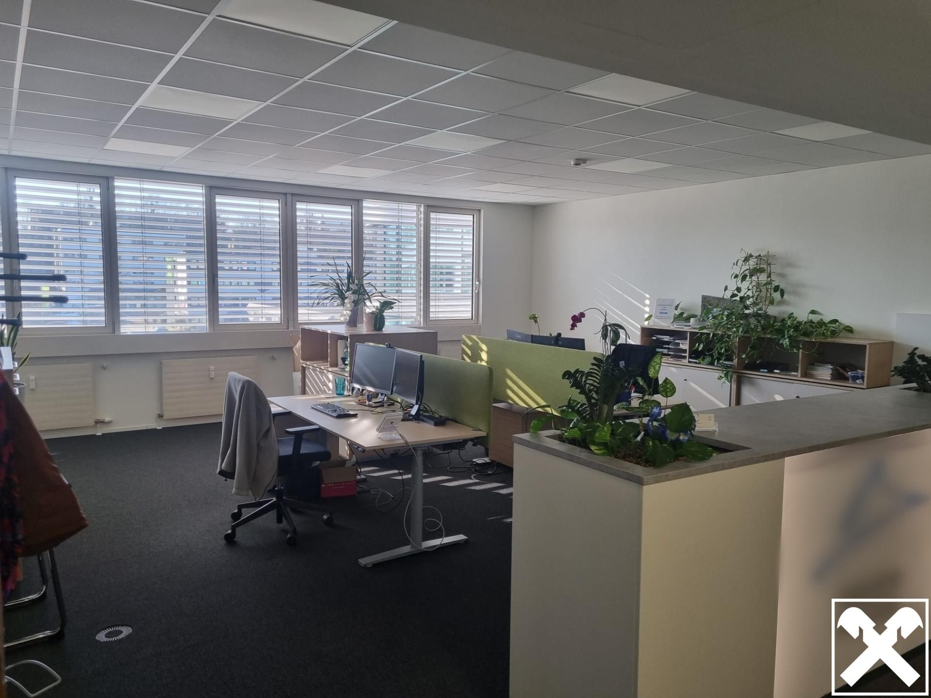 Großzügige Bürofläche in frequentierter Lage; auch Teilflächen mietbar! - Mehr
