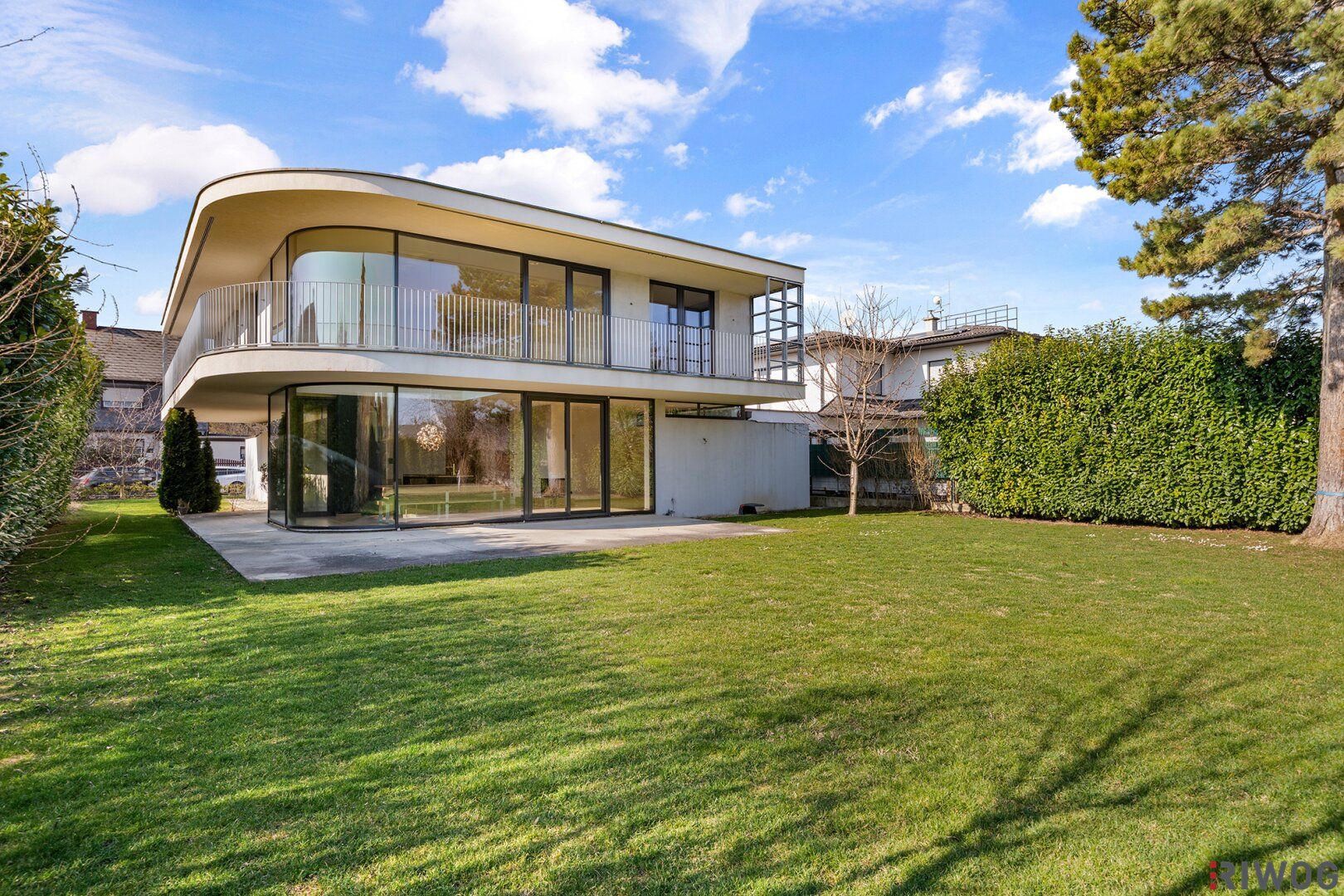 Moderne Architektenvilla | Ca. 20 min in den 1. Bezirk | Virtual Tour | 1000m² Eigengrund | Garage direkt im Haus