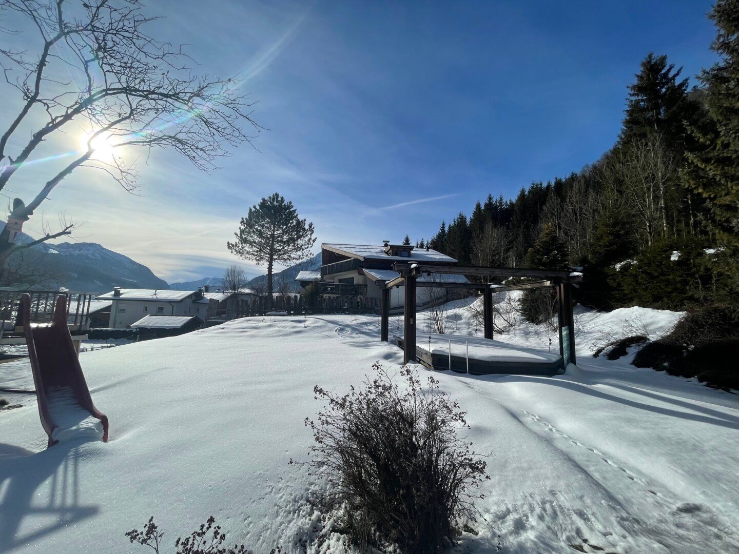 Einfamilienhaus in Ruhelage inkl. Pool zu mieten