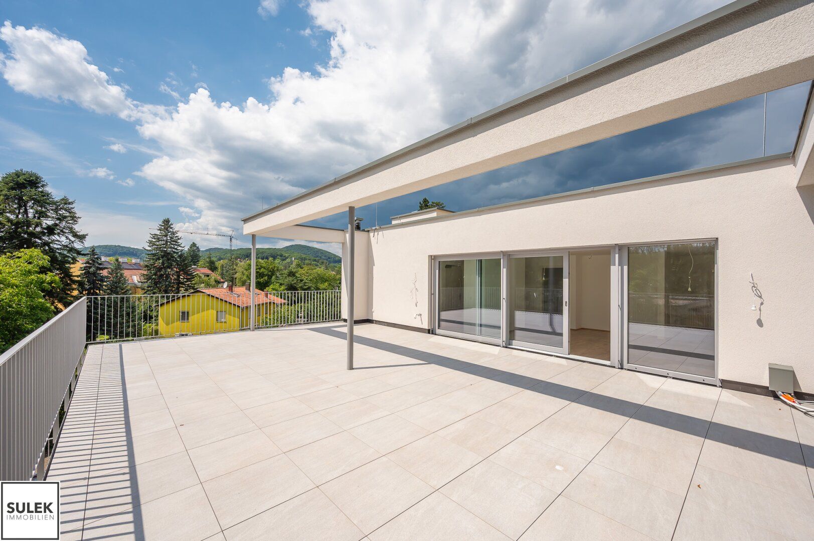 Penthousefeeling in grüner Stadtrandlage! Direkter Liftzugang & große Dachterrasse: 2 Zi.-Erstbezugswohnung im Projekt Villa Mauerbach2! Jetzt vormerken!