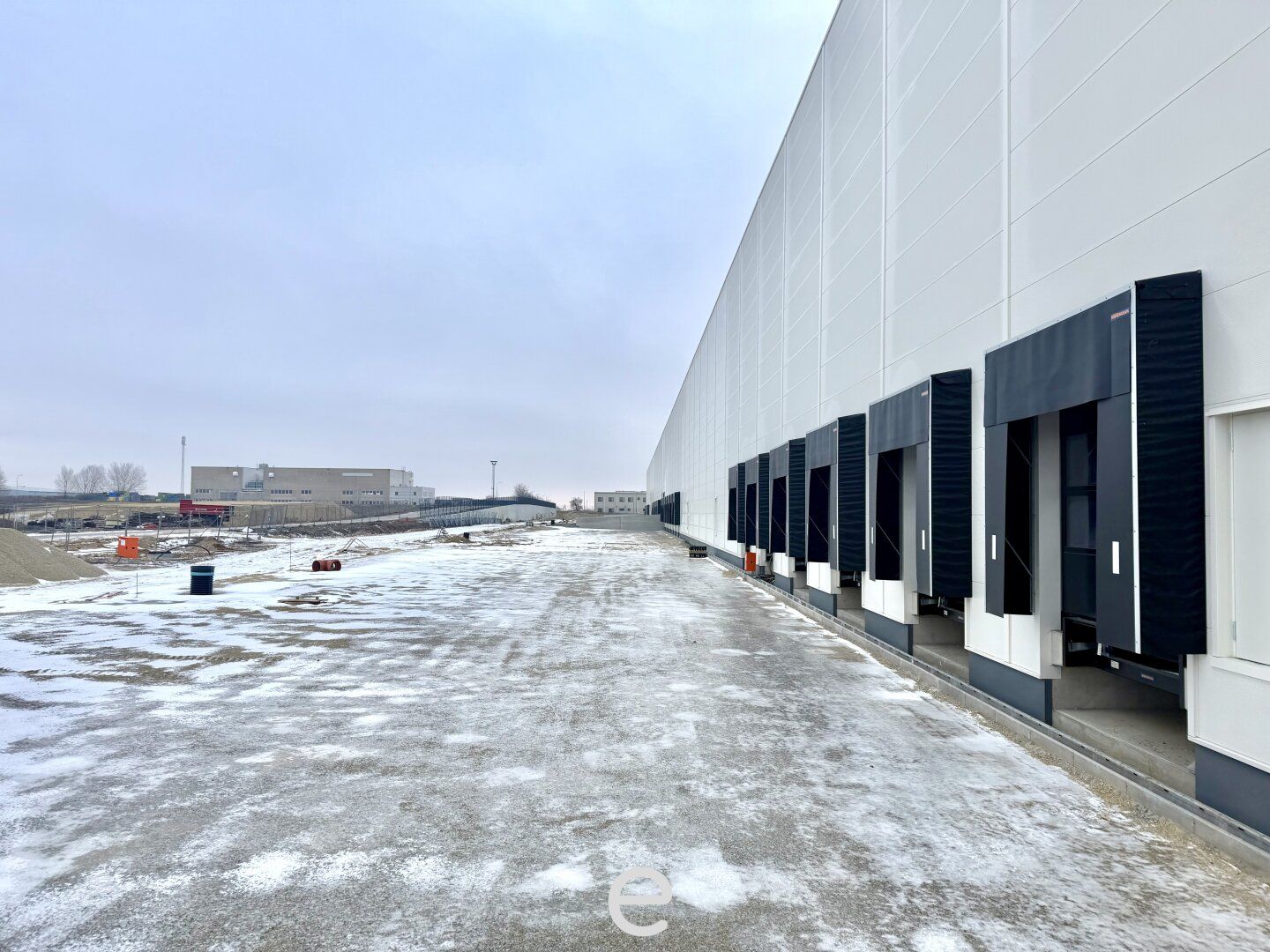 Direkt an der Grenze zwischen Österreich, Slowakei und Ungarn I Lager- und Produktionshalle ab 3.500 m² zu mieten - Ansicht 5