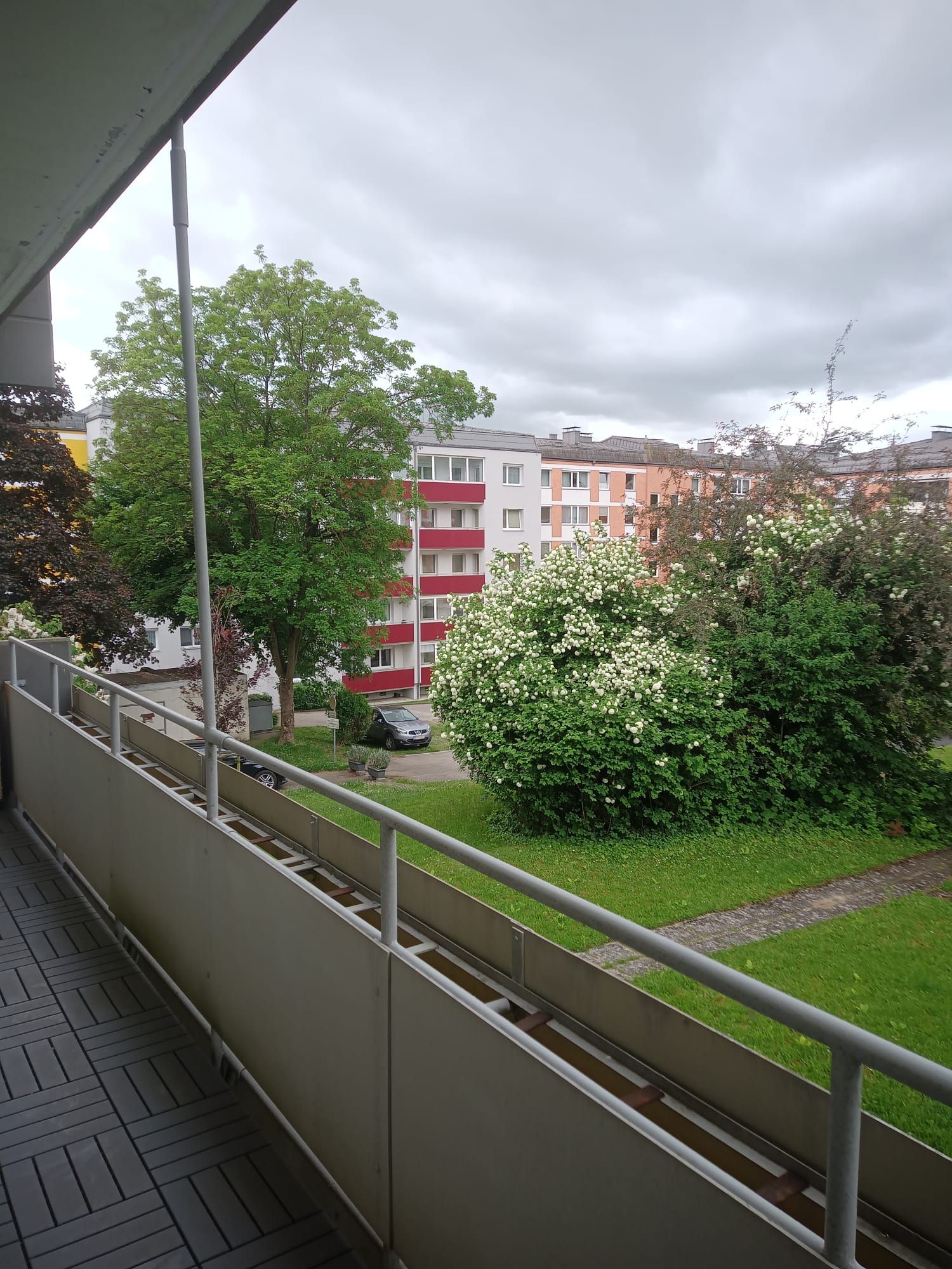 gemütliche Wohnung mit Loggia und Stiftblick, zentrumsnah