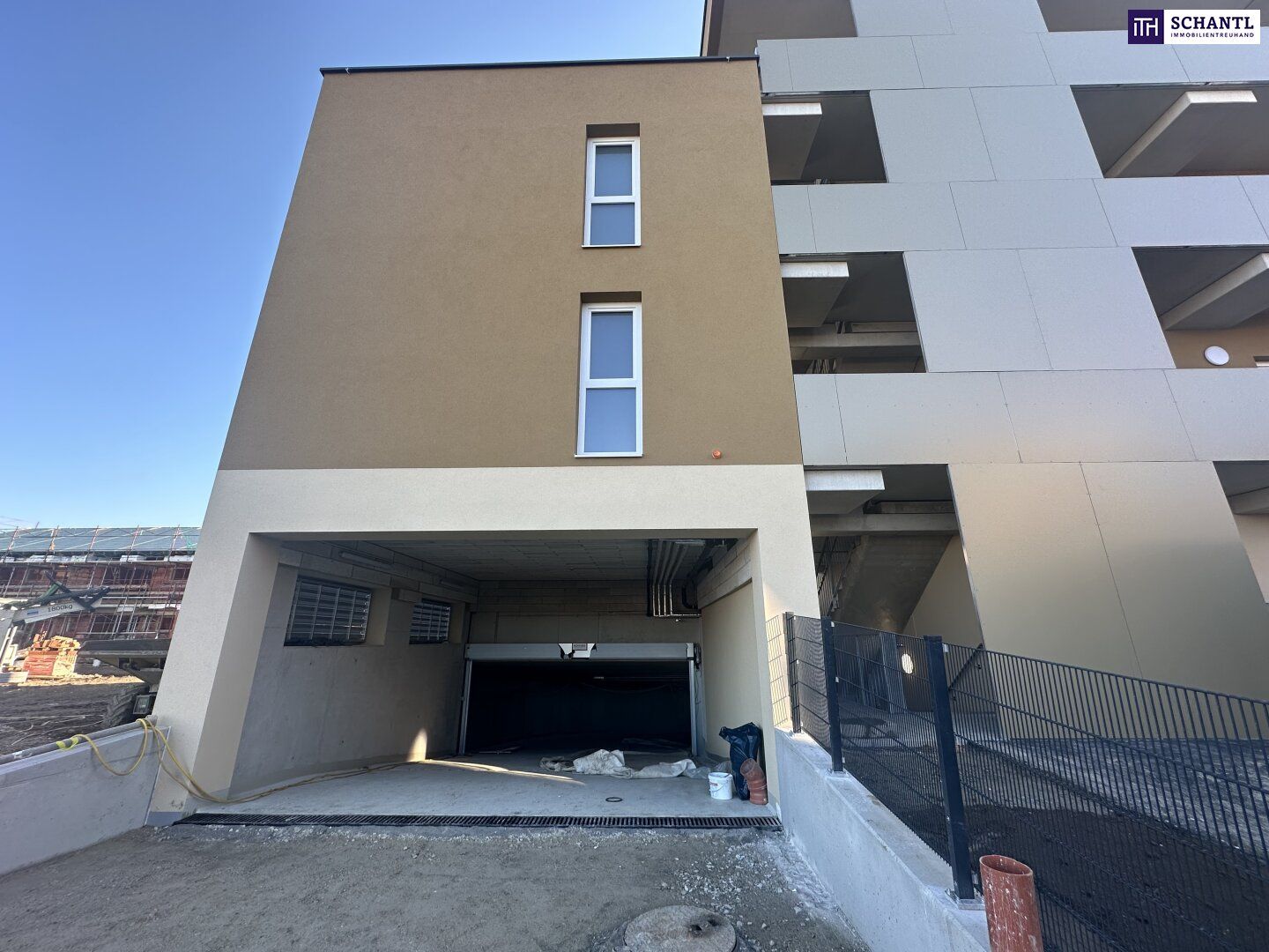 MODERNE Neubauwohnung mit Balkon im 1. Obergeschoss - Erstbezug mit exklusiver Ausstattung, Tischlerküche und Tiefgaragenplatz.