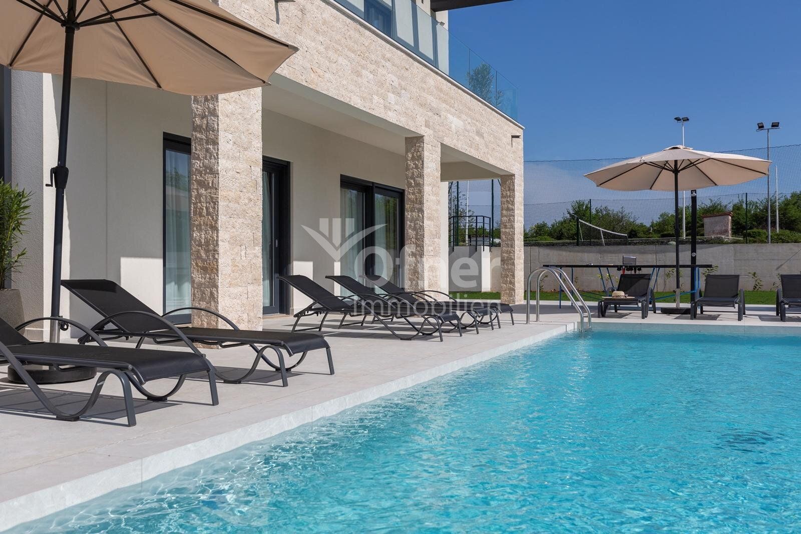 Istrien - moderne Villa mit Swimmingpool und Tennisplatz - View 3