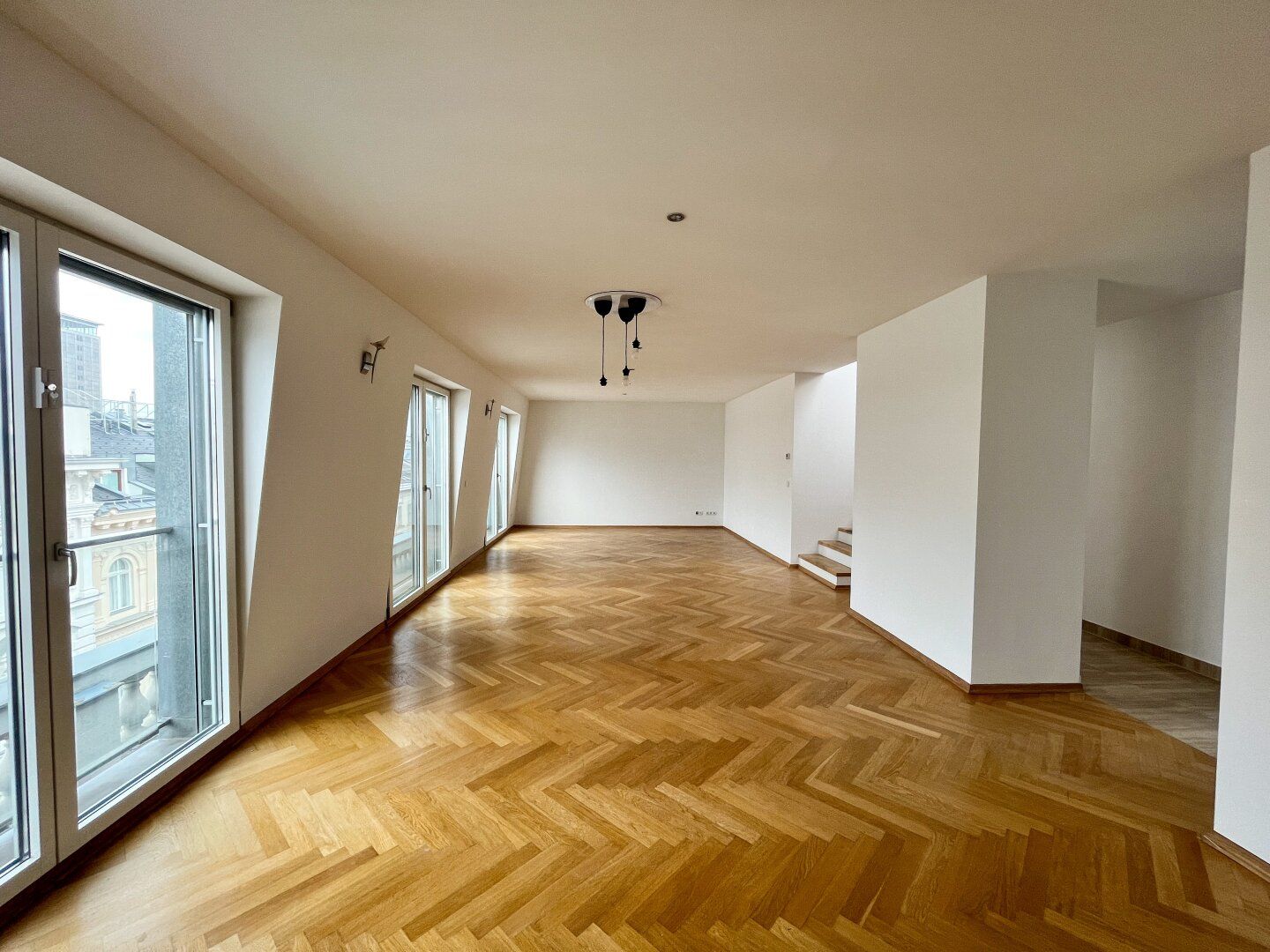 Dachgeschoßmaisonette Nähe Schottenring