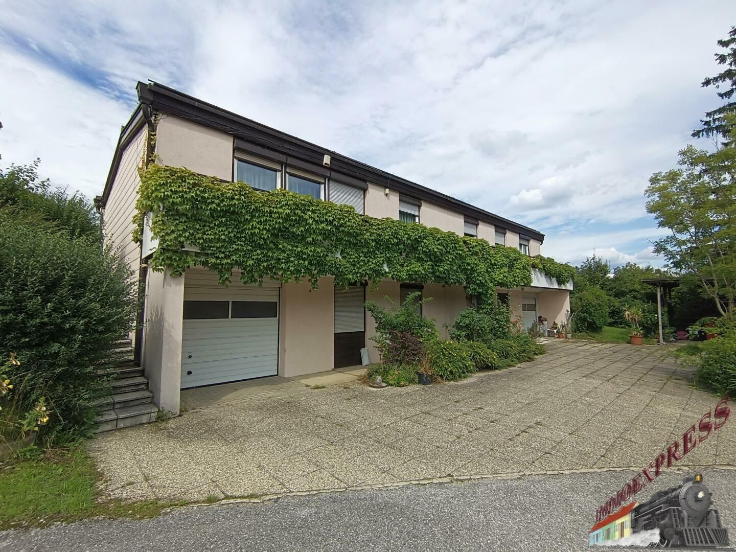 Solides Einfamilienhaus mit großem Garten, Pool und Potenzial - nur 20 Minuten von Wien entfernt