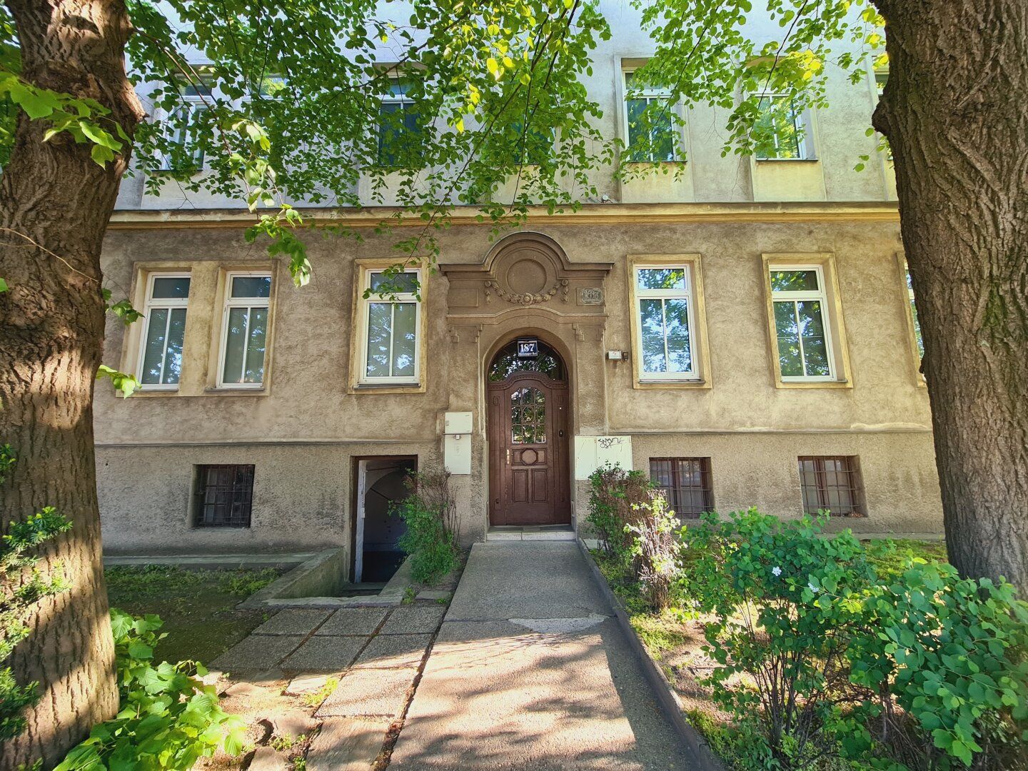 Sonnentraum Altbau | zum Renovieren | Balkon