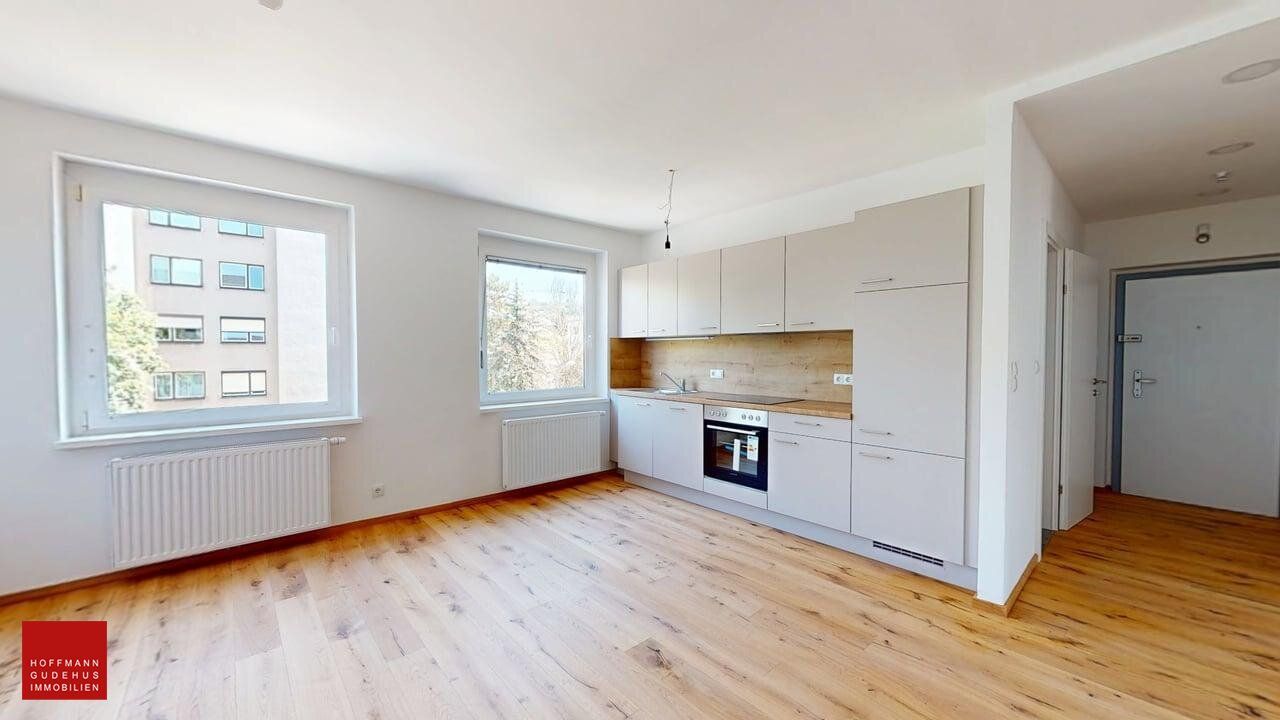 ERSTBEZUG NACH SANIERUNG: TRAUMHAFTE 3-ZIMMER-WOHNUNG MIT BALKON