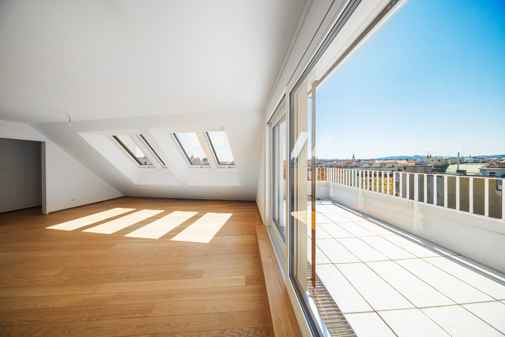 THE TEMPTATION - Dachgeschoss-Maisonette mit 2 Terrassen + Balkon | 23 m² Freifläche, 3 Zimmer - Ansicht 2