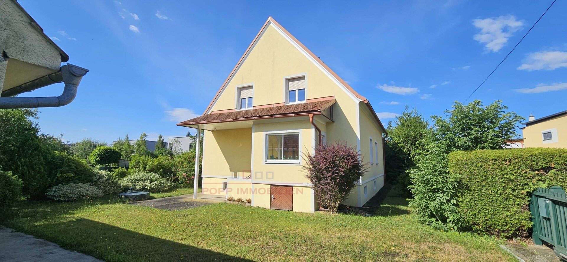 Einfamilienhaus + Garagengebäude in ruhiger Lage mit sehr großem, schönen Grundstück