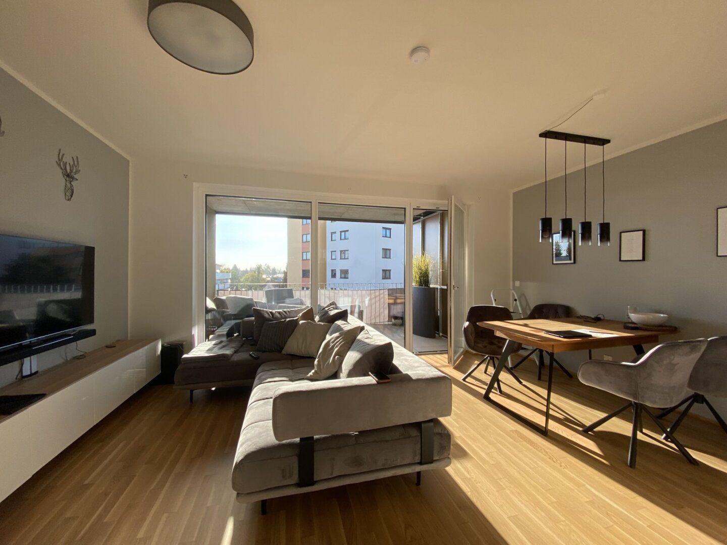 PROVISIONSFREI - Moderne 3-Zimmer-Wohnung mit großzügigem Balkon in ruhiger Lage - mit KFZ-Tiefgaragenabstellplatz