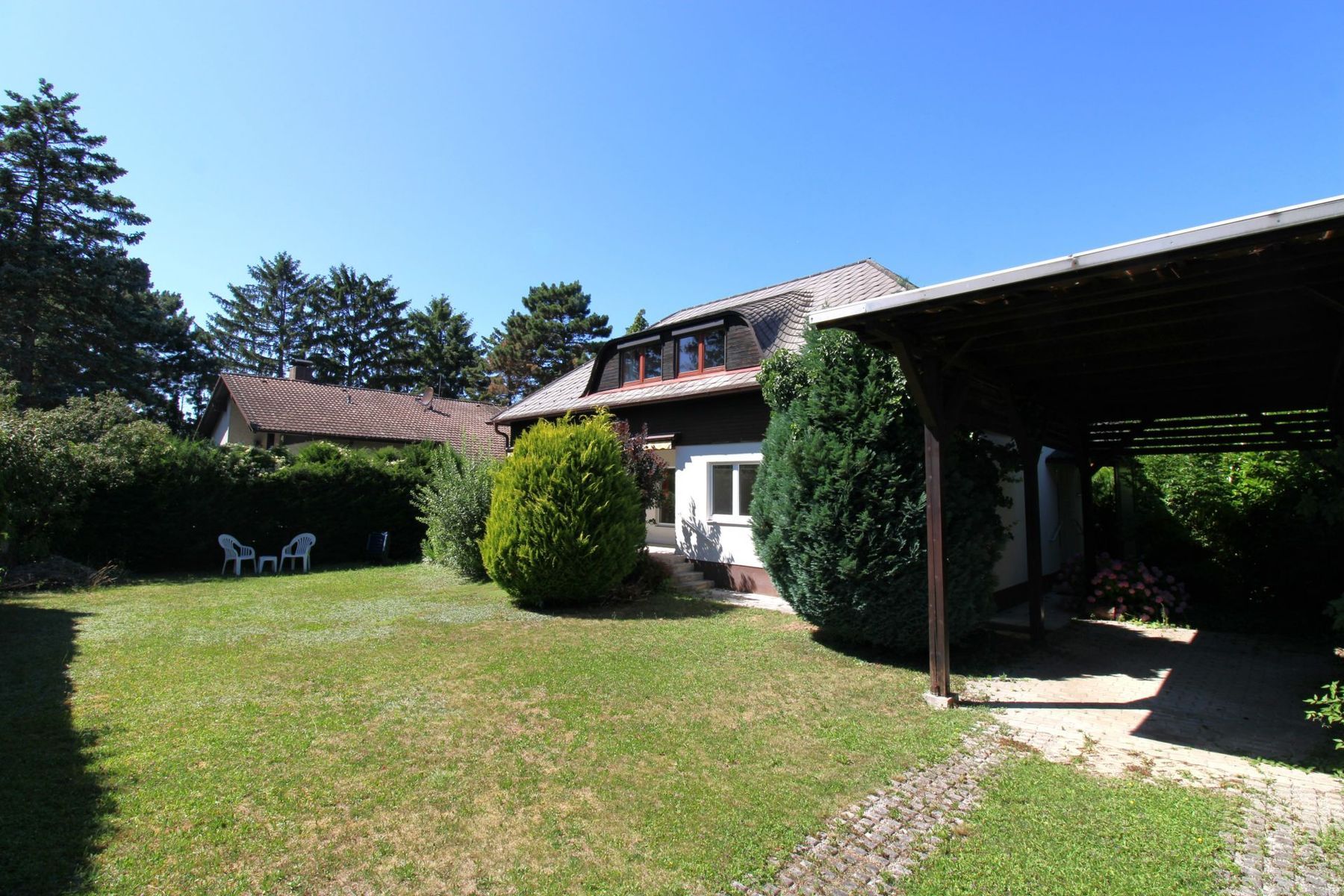 Wohlfühloase für Naturliebhaber: Großzügiges Einfamilienhaus in unmittelbarer Nähe zum Neufelder See