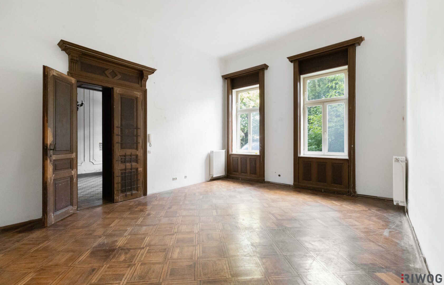 Herrschaftliches Stilaltbauhaus | sanierungsbedürftige 3 Zimmer-Gartenwohnung mit Atrium in Grünruhelage nähe U-Bahn | 4,40m Raumhöhe