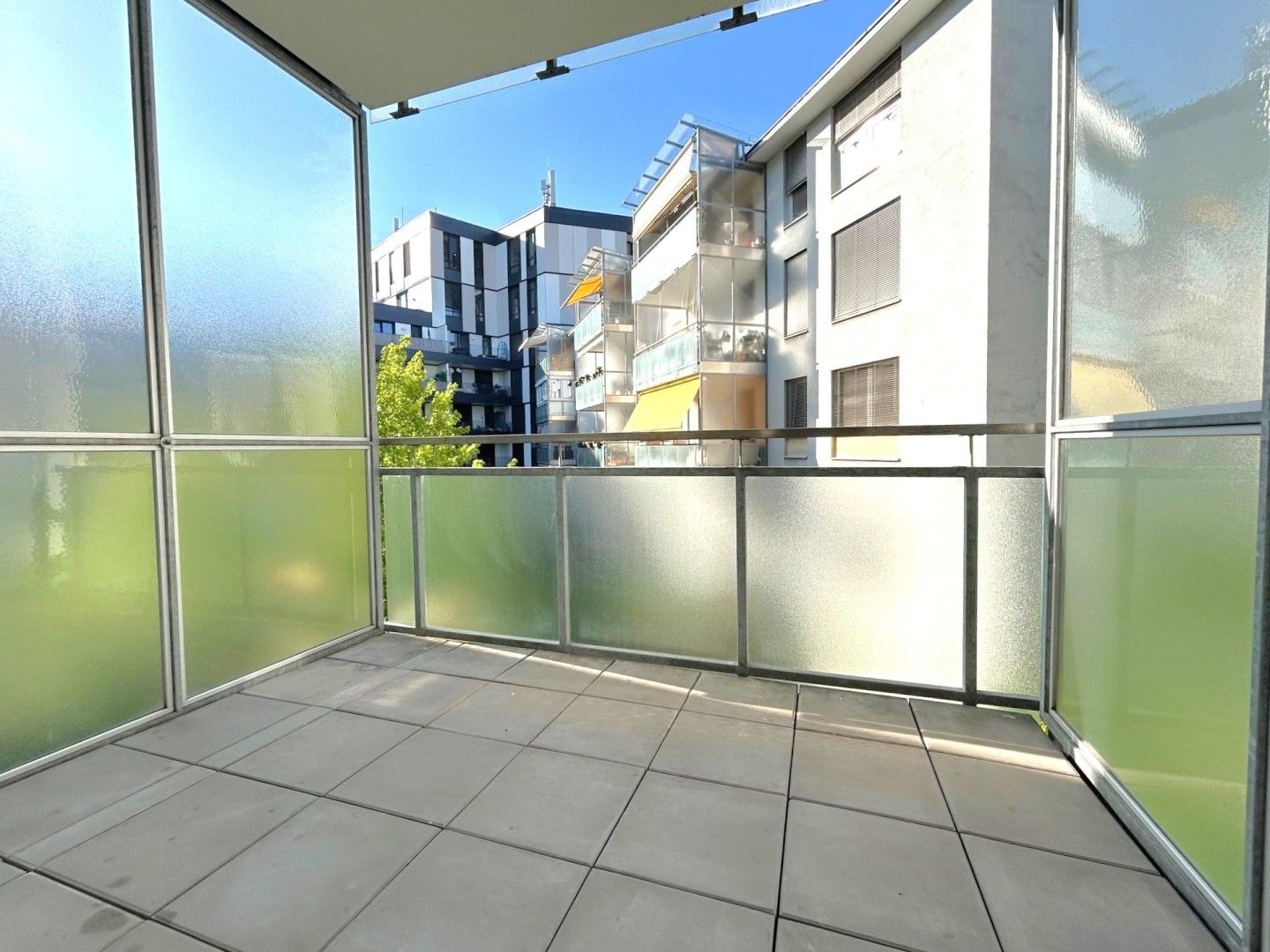 Linz/Stadt: TOP - CITY APARTMENT ca. 46 m2 + Loggia + PKW-Stellplatz
