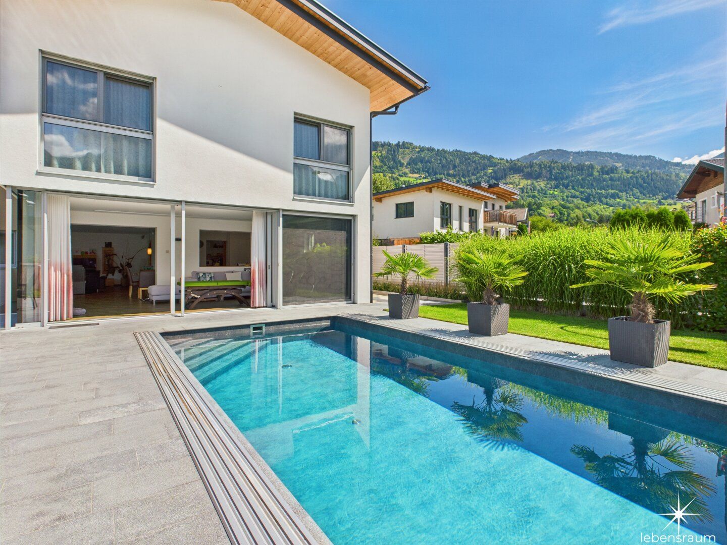 House, 220 m², land 522 m²
