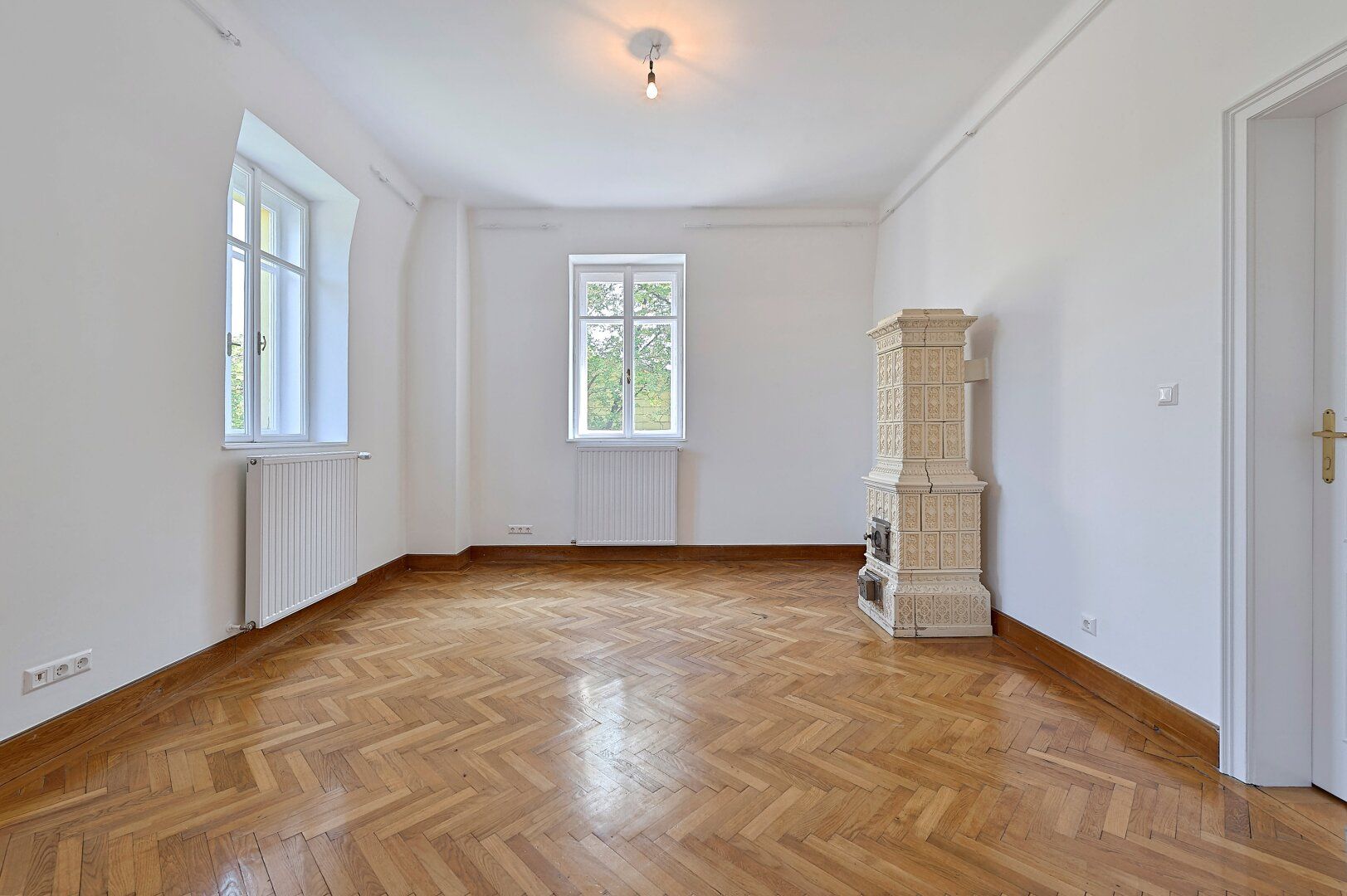 Leben in historischer Villa auf 225 m² mit Terrasse und Einliegerwohnung für Teenager/ Aupair/ Homeoffice!