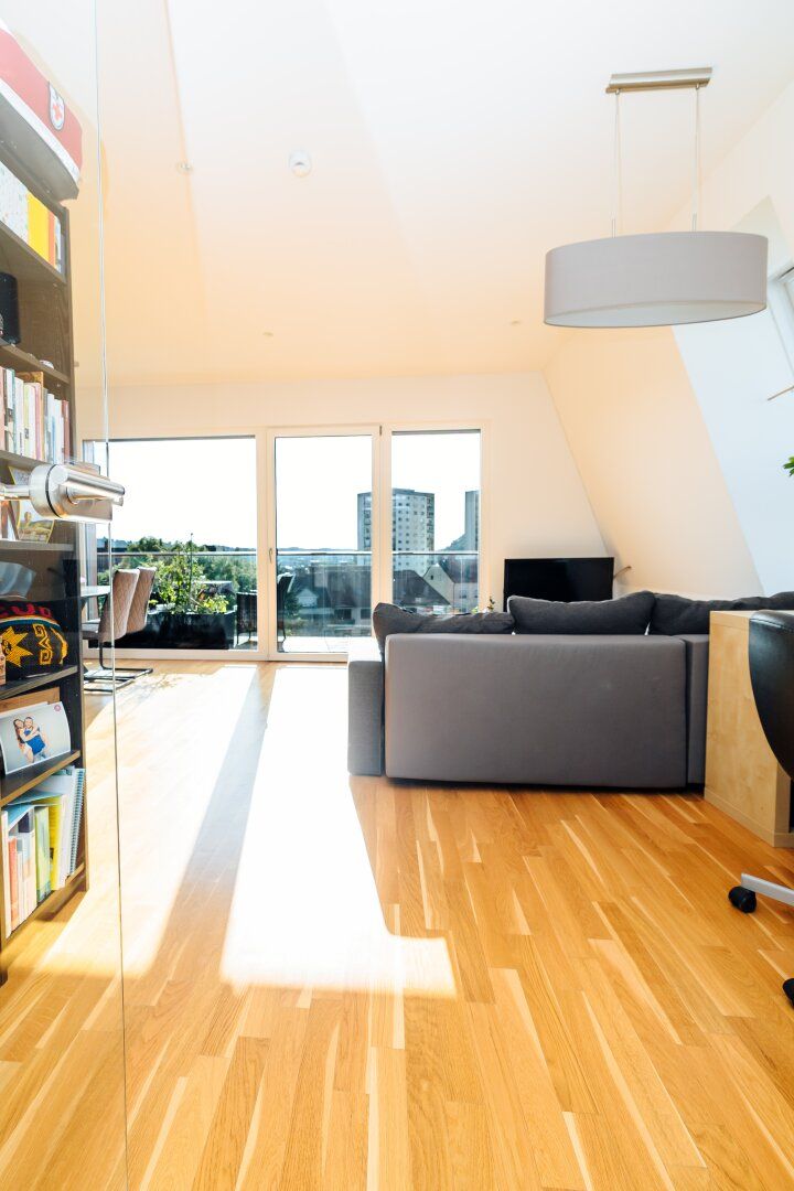 ELEGANTES BAD MIT REGENDUSCHE I SMART-LIVING I STYLISCHES PENTHOUSE I KLIMA I SONNENTERRASSE I OFFENE DESIGN-KÜCHE I