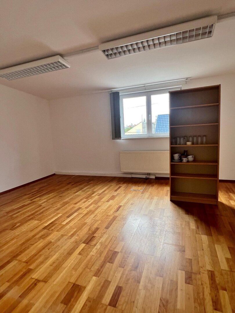 Modern ausgestattete Büroflächen in zentraler Lage, vollklimatisiert, CAT 5 - Ansicht 4