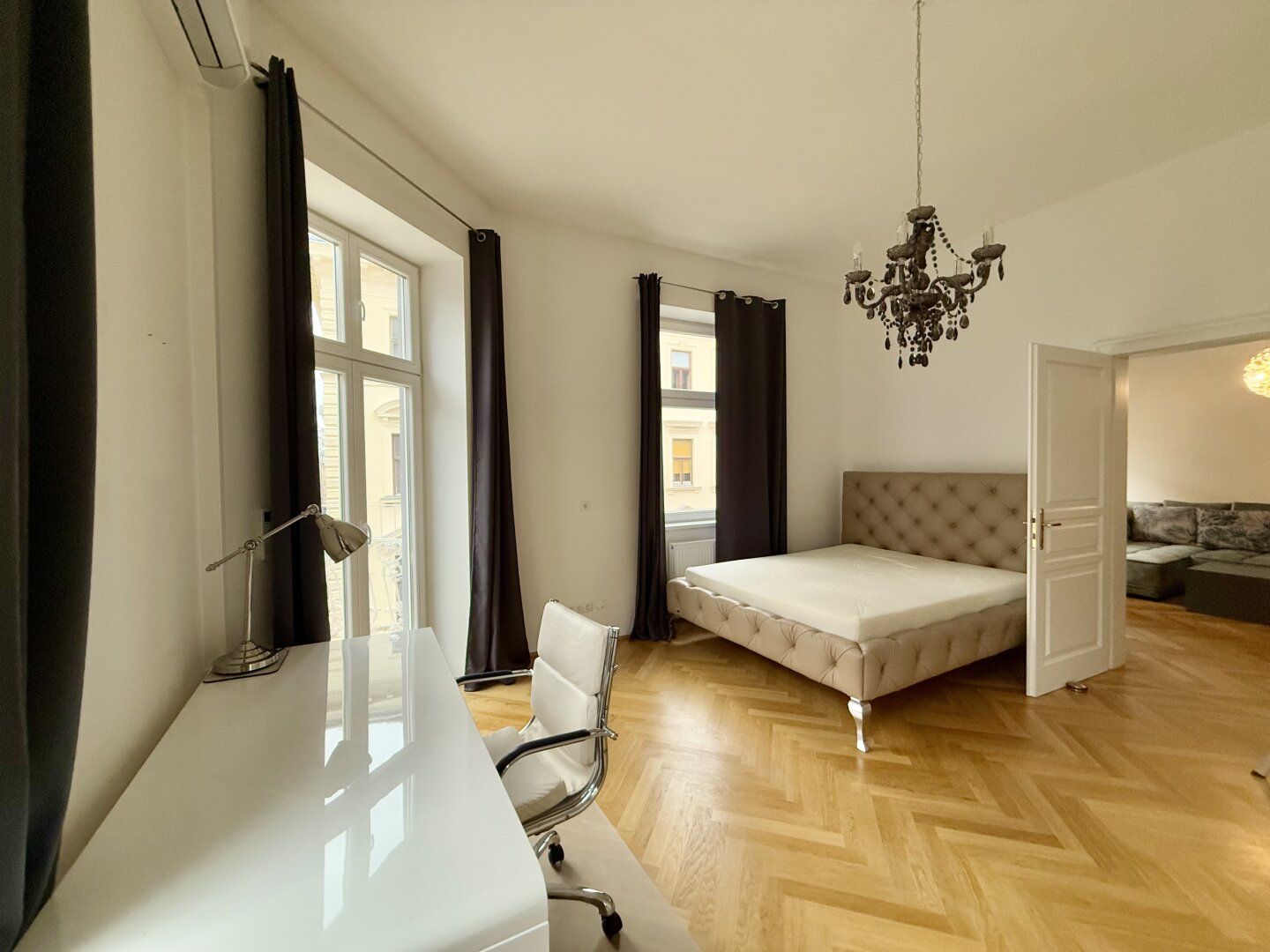 Klimatisierte moderne sanierte Altbauwohnung mit BALKON in guter Lage! In der Nähe von AKH!