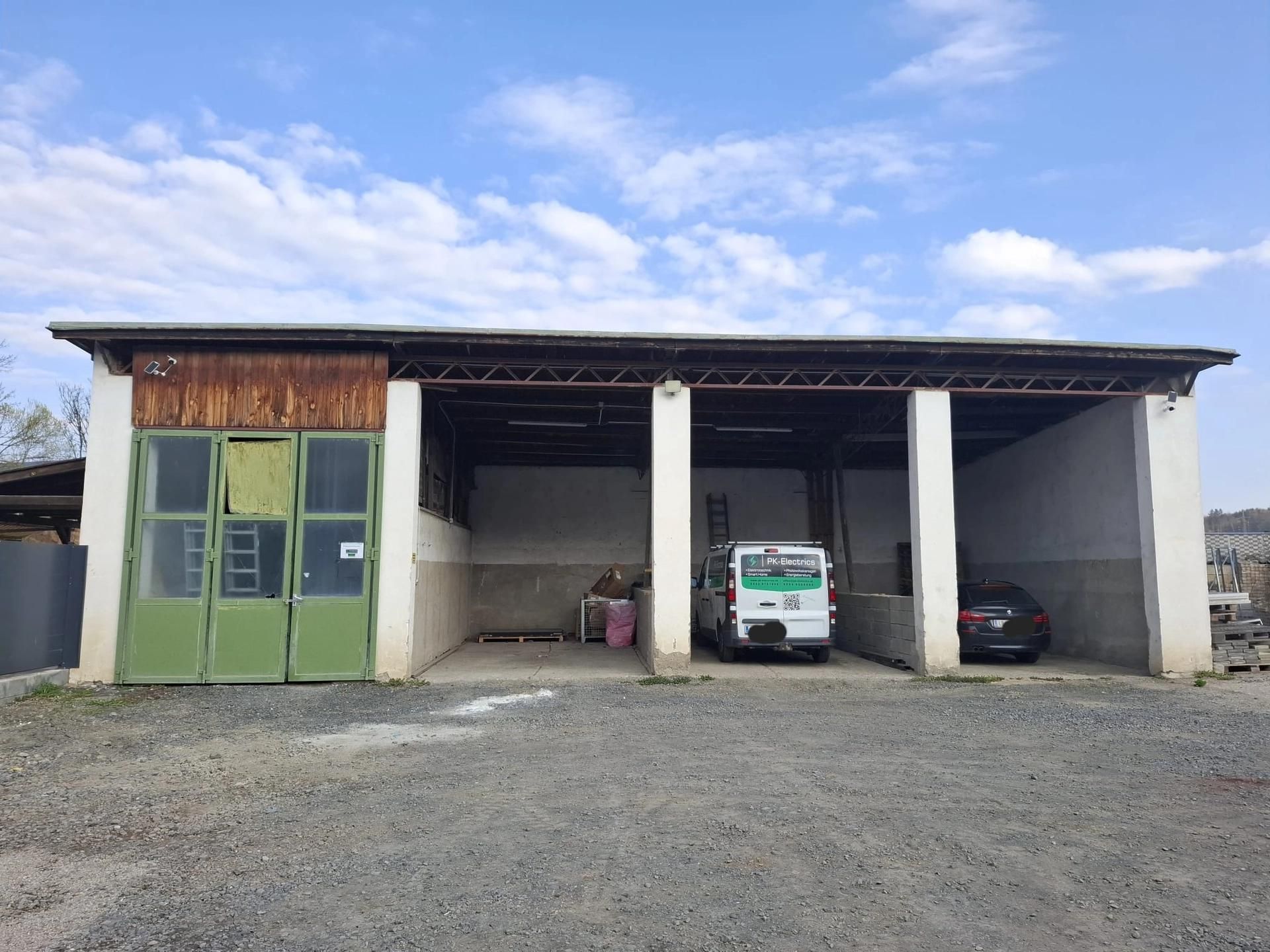 Gebäude mit Lager, großem Grundstück, Tankstelle und Wohnung in bester Lage (Provisionsfrei) - Mehr