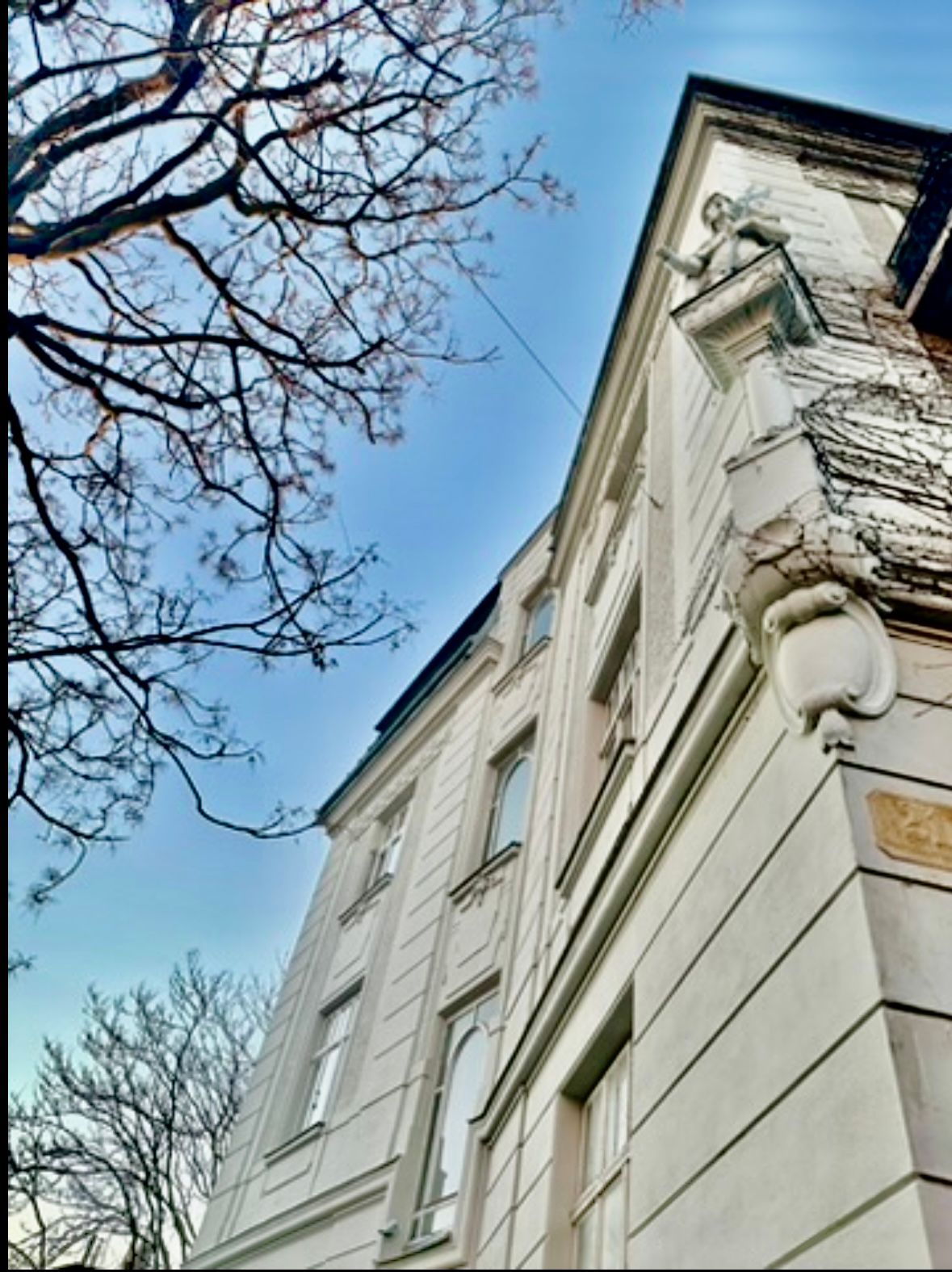 SELTENHEIT: Exklusive Dachgeschosswohnung mit 2 Dachterrassen & Weitblick -Gersthof