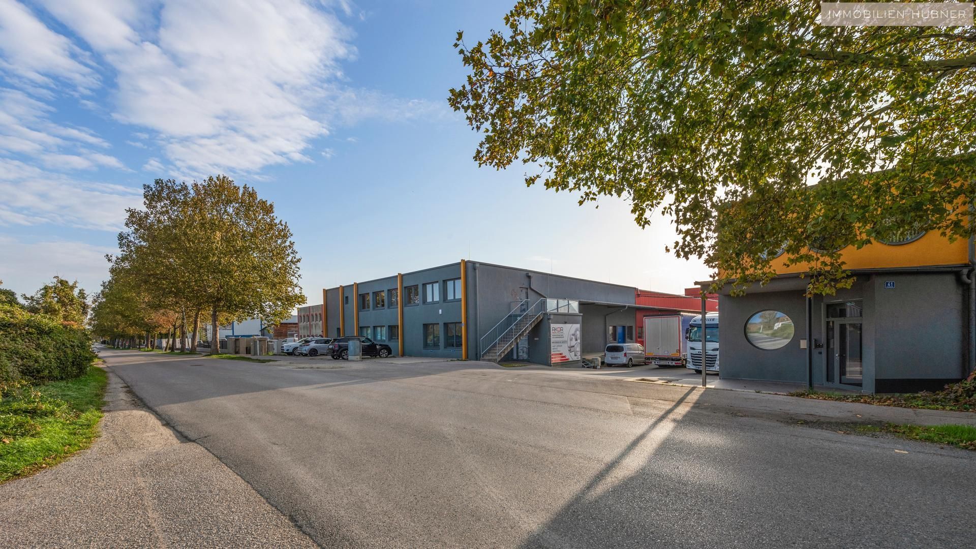 Moderne Halle, Produktion, Büro. Leer oder Rendite 7,9 %. Sensationeller PREIS EUR 1.287 / m2