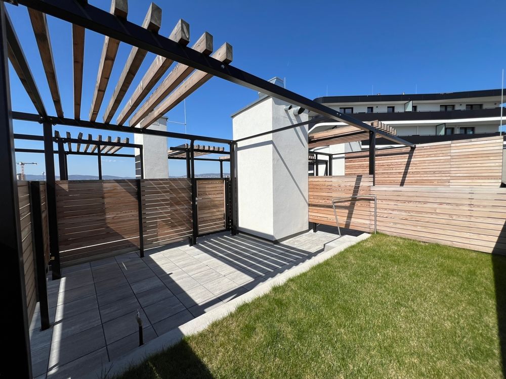 Dachgeschoss-Maisonette mit Klima, Fenster im Bad und Dachgarten Nähe U1 Hauptbahnhof Wien
