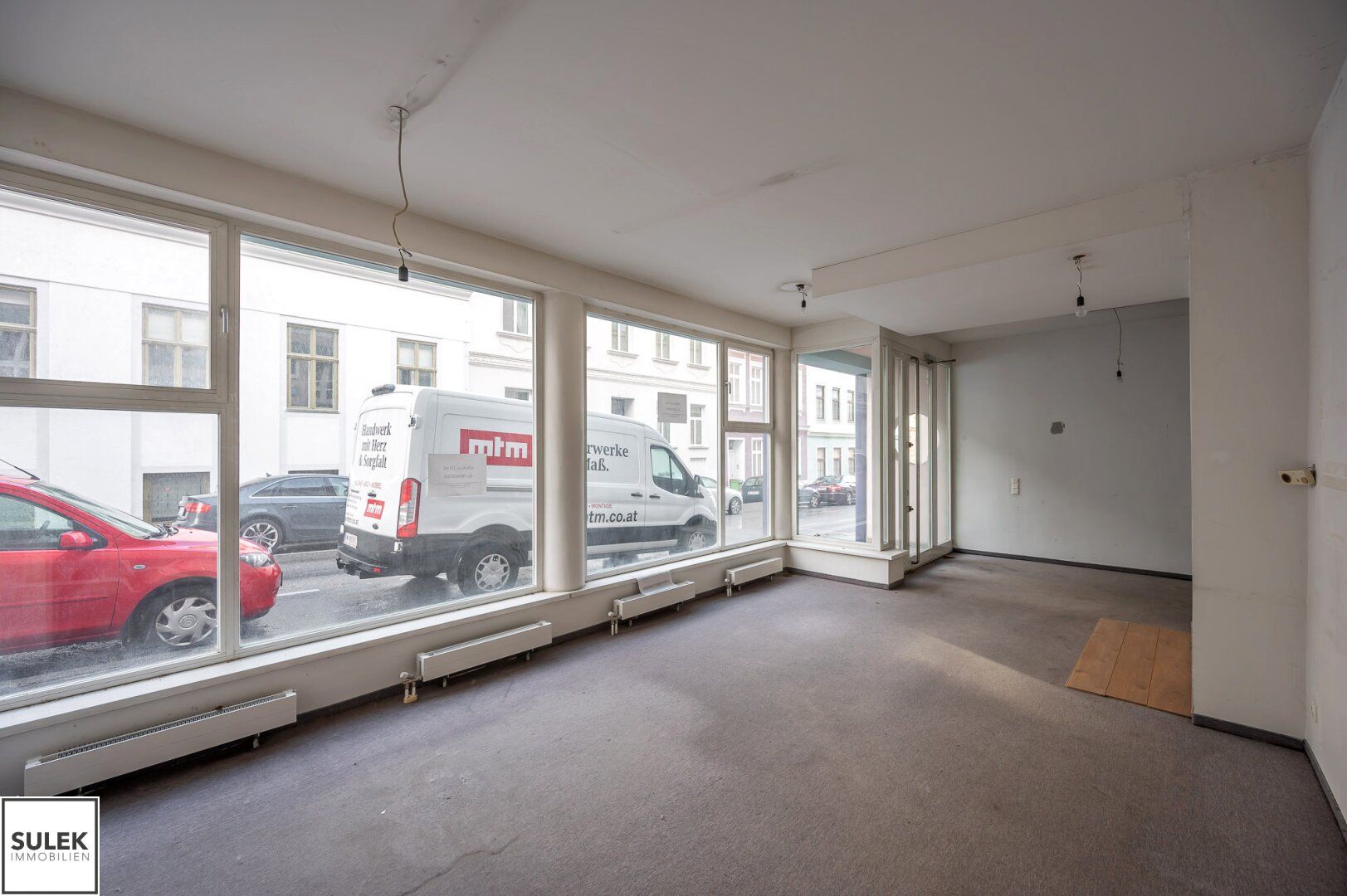 ** ab sofort: ein rd. 238 m² großes Geschäftslokal mit großer Straßenfront, 5 Räume ** - Ansicht 2