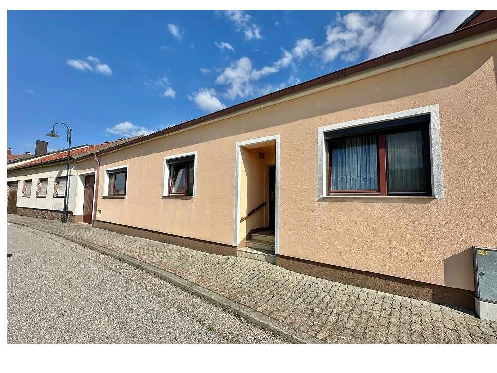 Bauernhaus im Weinviertel mit großem Grundstück!!