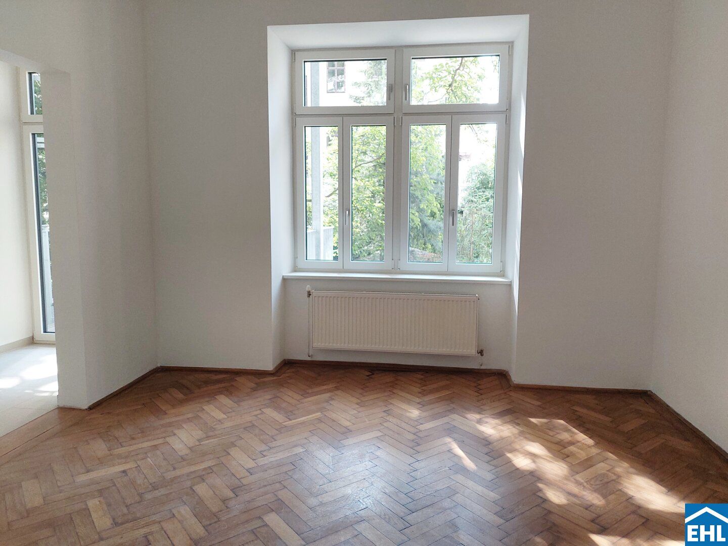 Ruhige Hoflage mit Balkon - Altbau-Charme im Herzen des 9. Bezirks