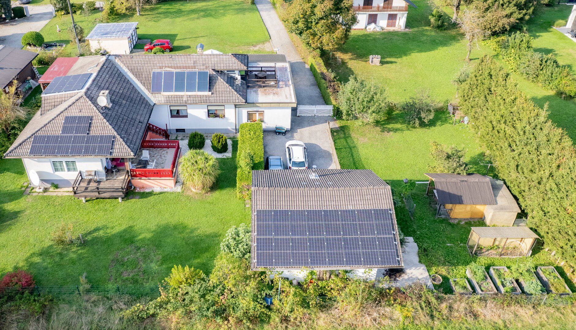 Wohnen & Investieren: Flexibles Ein-/Mehrfamilienhaus (4 Einheiten) mit zusätzlichem Baugrund in Bestlage!