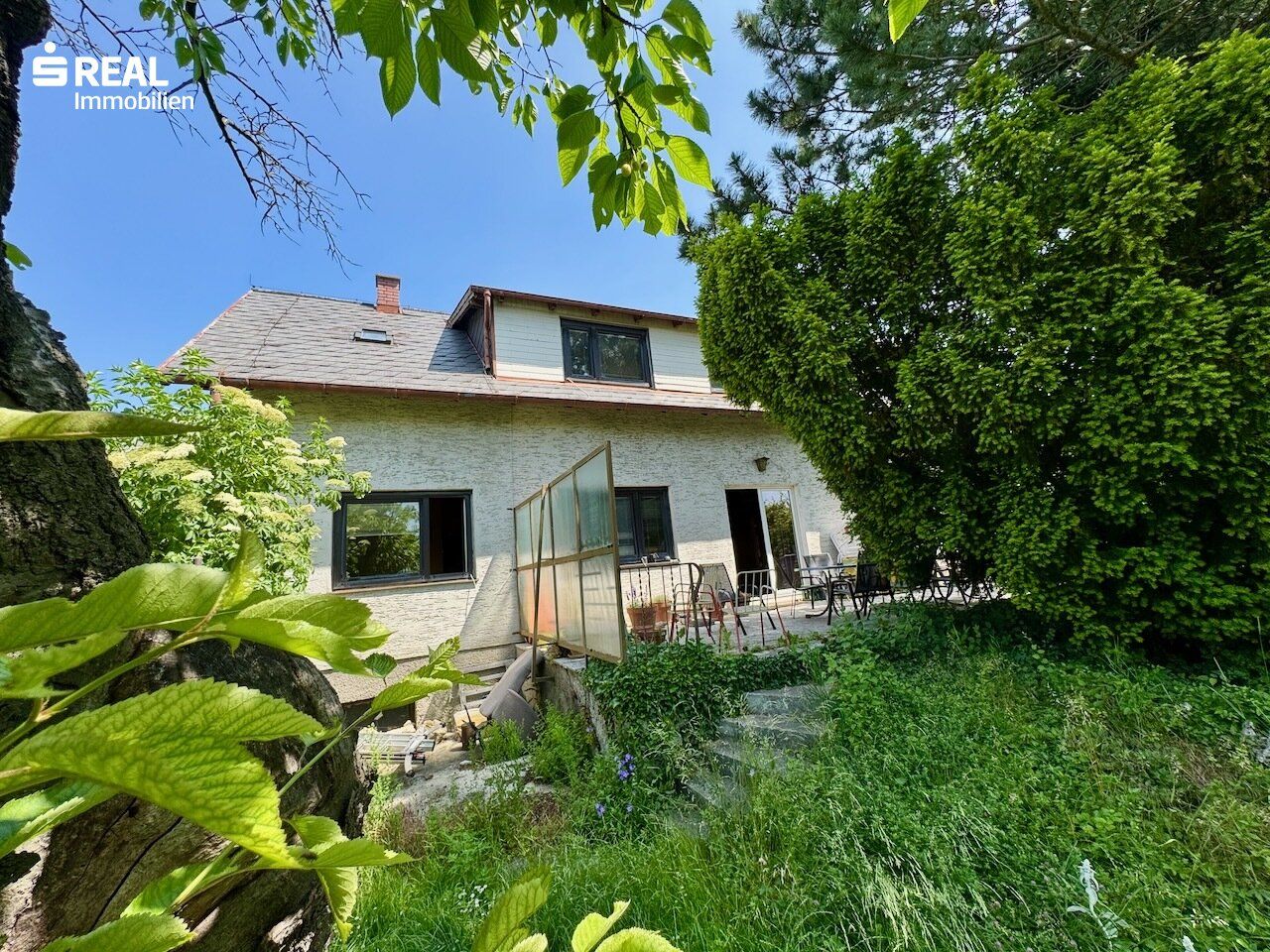Einfamilienhaus mit herrlichen Altbaumbestand