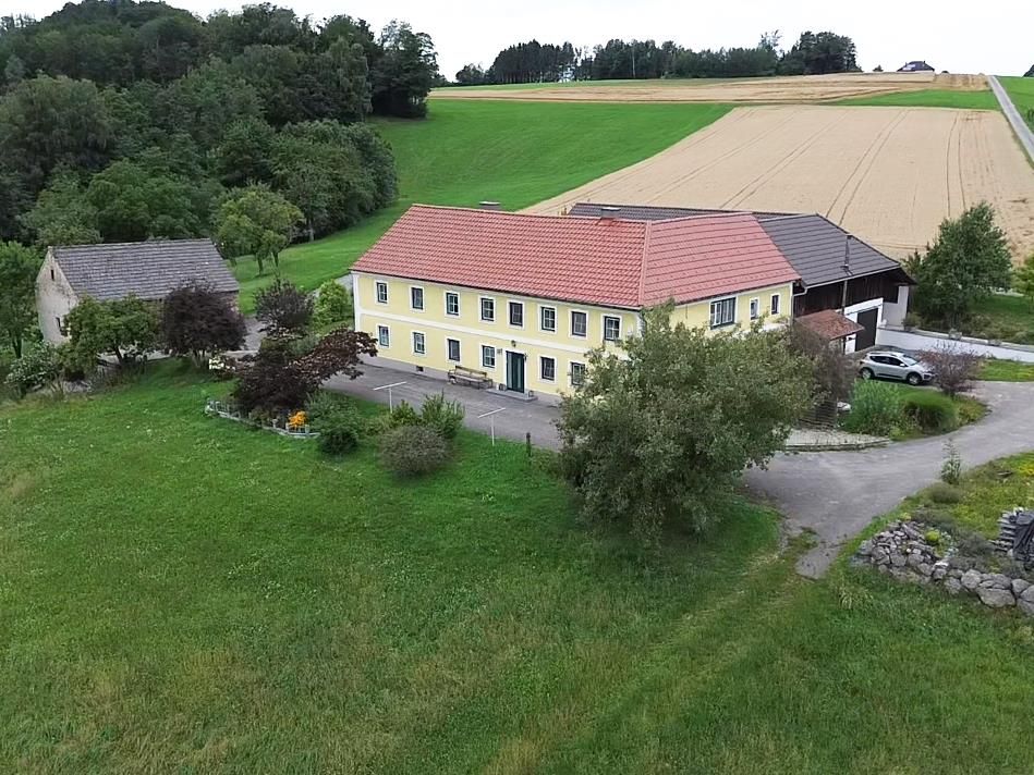 Traumhaftes Bauernhaus in Alleinlage mit Blick auf den Sonntagberg - 13 Hektar Natur pur im Ybbstal