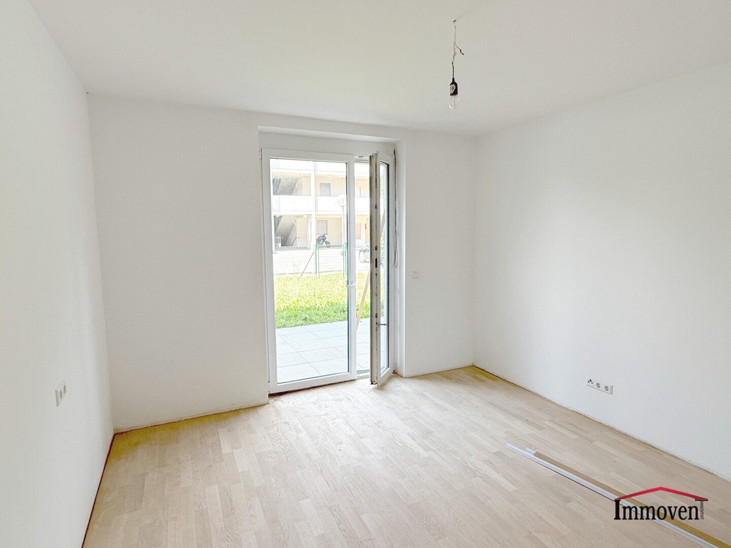 Gartenwohnung! 2-Zimmerwohnung mit Terrasse/Gartenanteil!