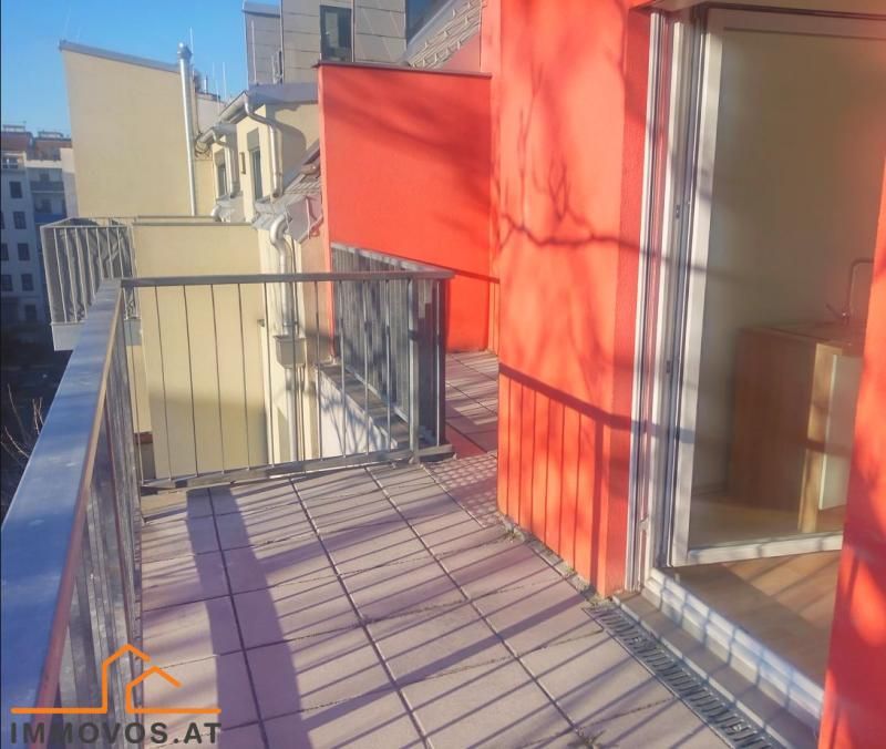 *** DG-Wohnung mit WEST-Terrrasse OHNE SCHRAEGEN Naehe U1 ***