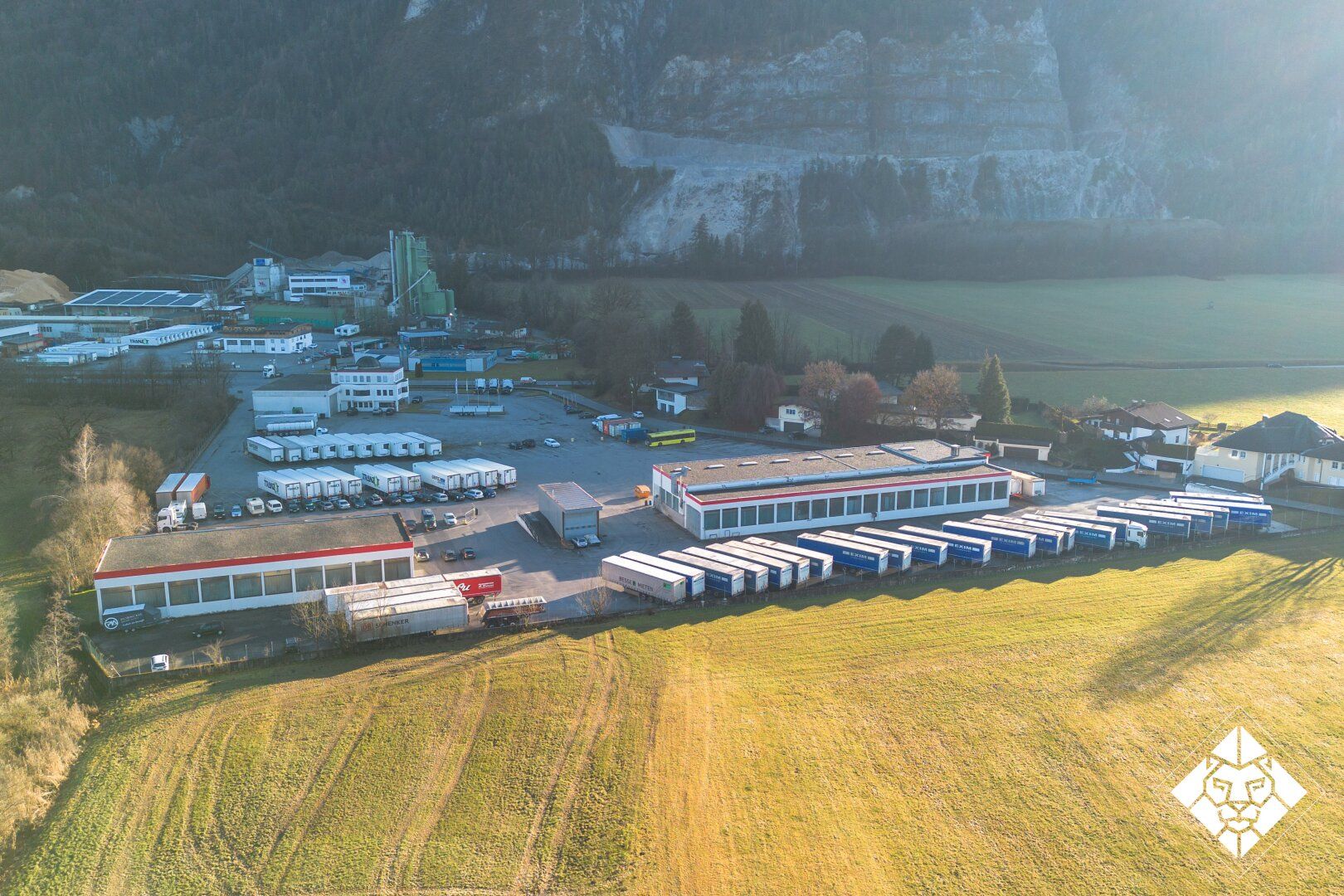 Großflächige Industrie- und Gewerbeliegenschaft mit umfassender Betriebsanlagengenehmigung in Top-Lage nahe der A12 - Ansicht 5