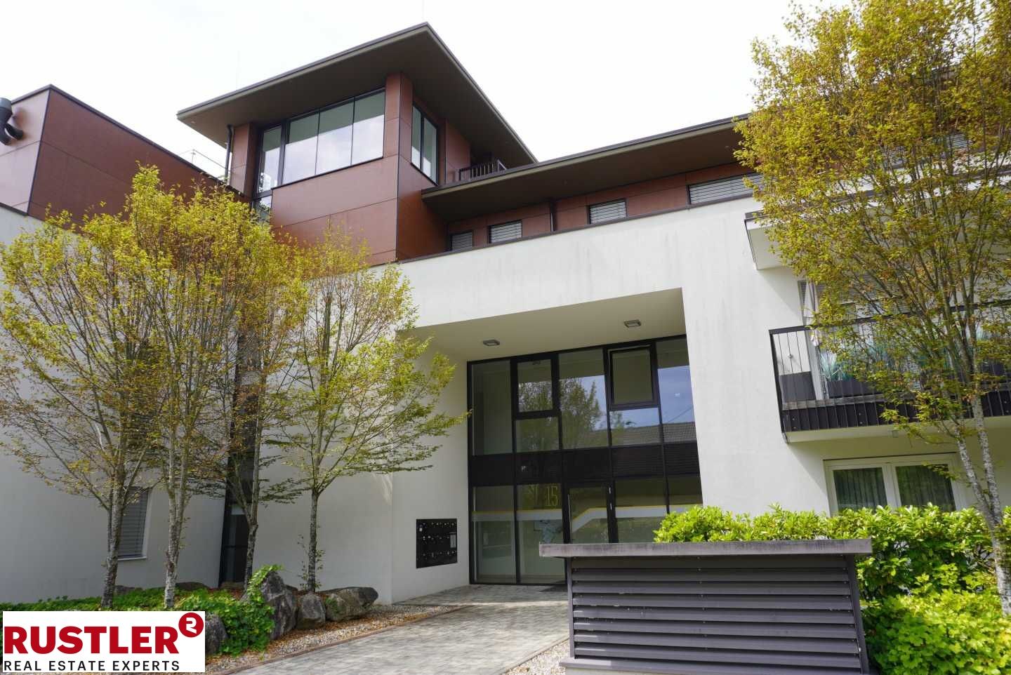 Exklusive Eigentumswohnung am See mit Privatstrand