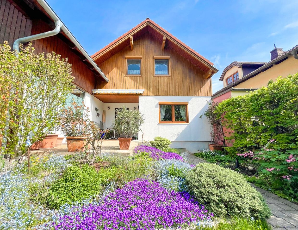 Bezaubernde Doppelhaushälfte mit Garten und Pool in Blumau-Neurißhof