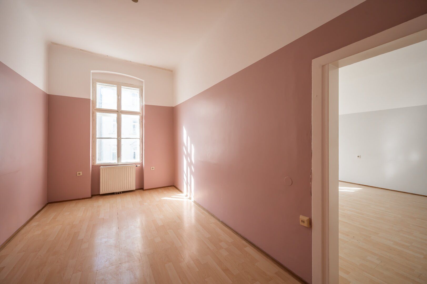 ++Herbststraße++ Sanierungsbedürftige 3-Zimmer Altbau-Wohnung, viel Potenzial!